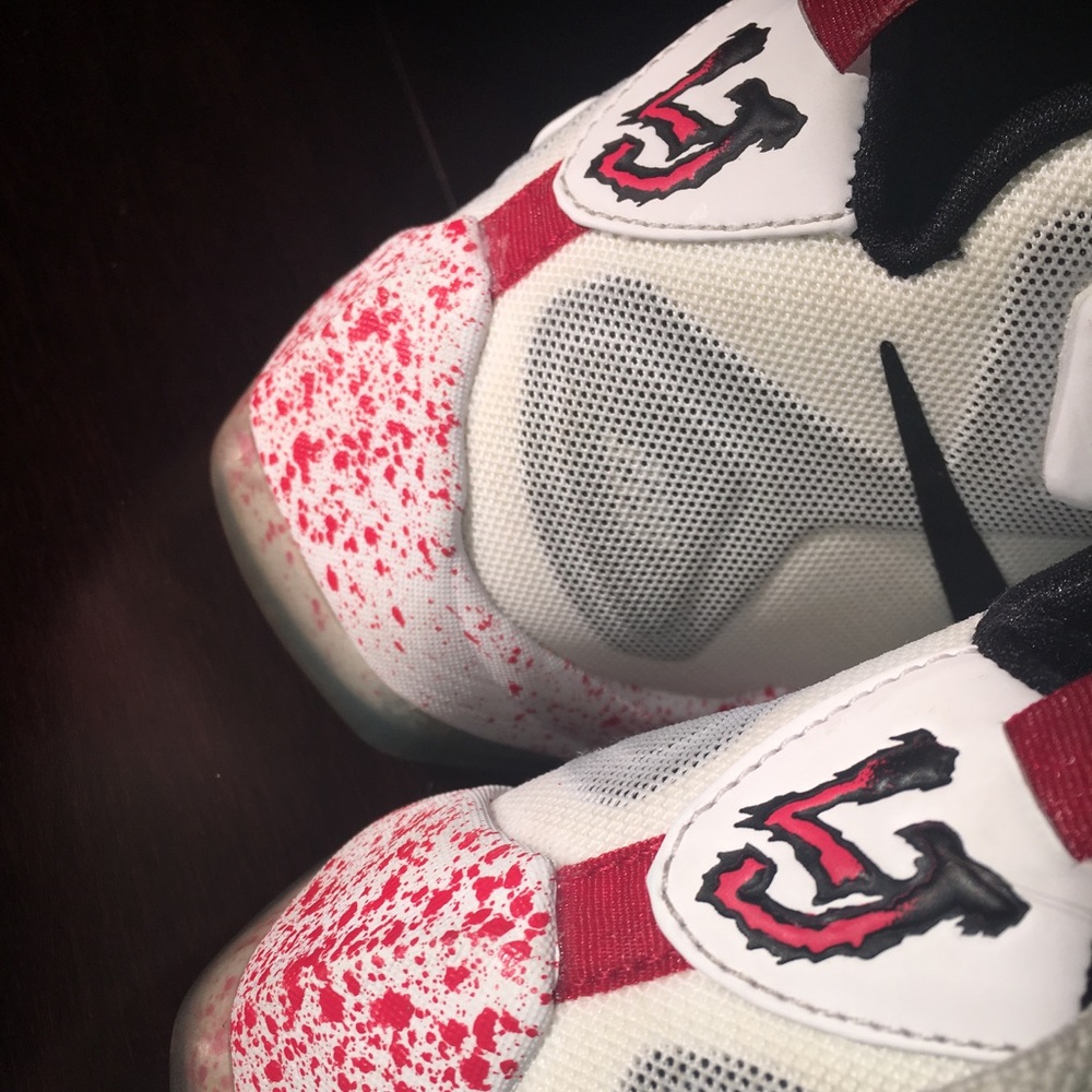 Nike Lebron 13 XIII Halloween Size 7 - Picture 3 of 4